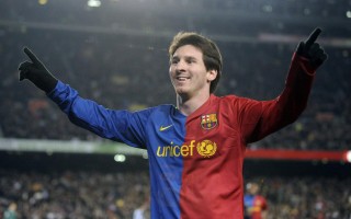 爱游戏官网-拜仁高层强硬回应青训营论调，德雷森直言财力非竞技保证，拜仁之路由奖杯定义