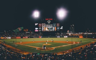 爱游戏：电竞风云再起，炉石传说新版本上线，四张基础卡牌荣归荣誉室引发战略革命