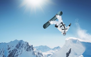 爱游戏体育_战术革新与精神蜕变，吴金贵率领申花十轮积21分，强势锁定第一集团